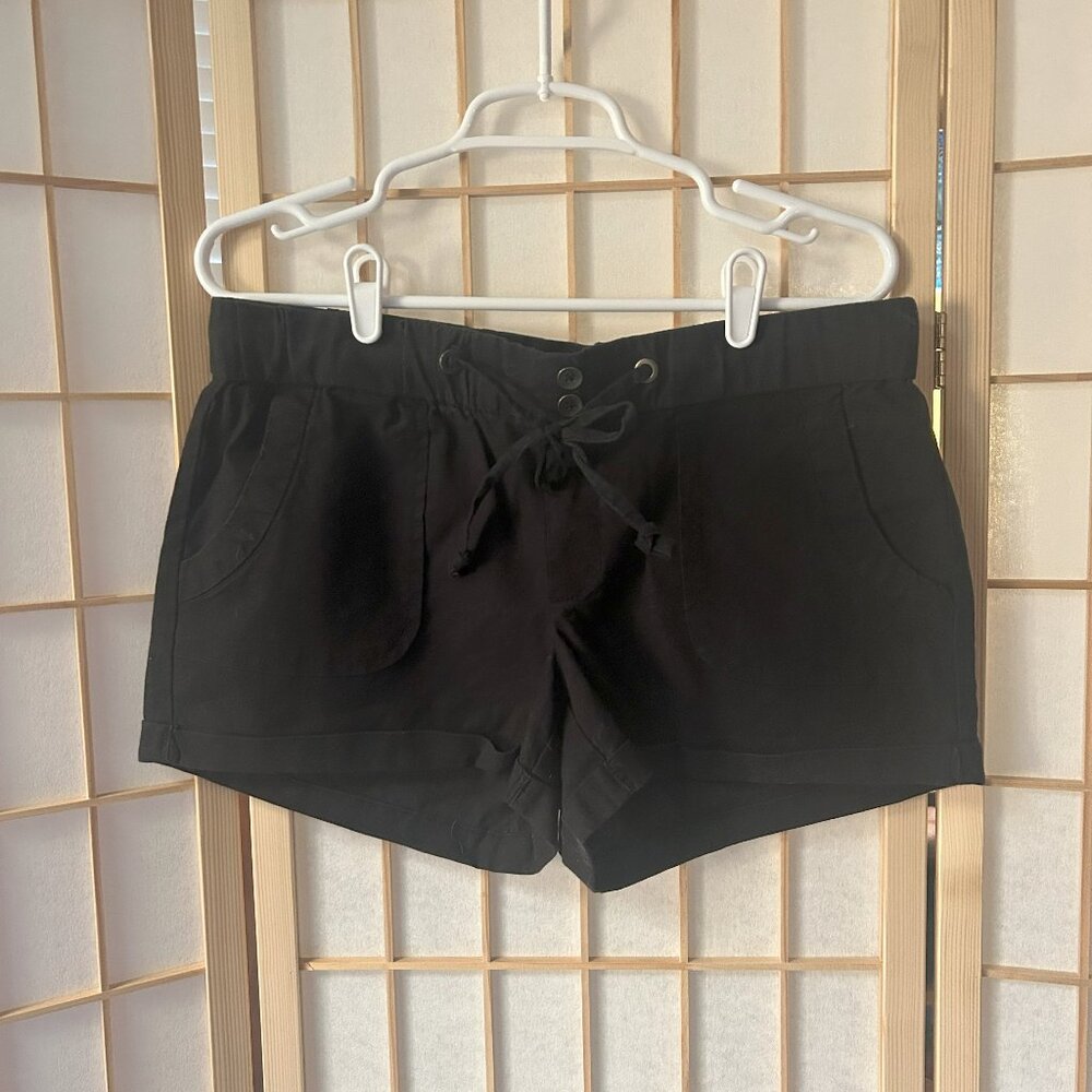 Y2K alert! Jessica Simpson Low-Rise Linen Blend Shorts, Black 28 / 6-8 women's
